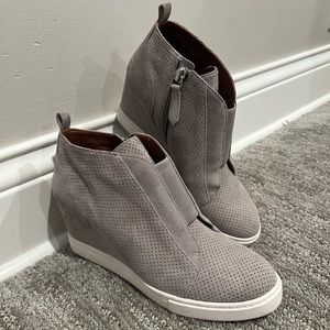 Linea Paola Felicia Wedge Sneaker Size 5.5